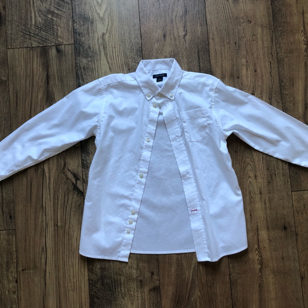 Tommy Hilfiger - boys white button up shirt size 7 in great condition.